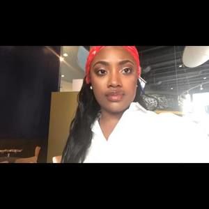 Meet your Posher, Lynne